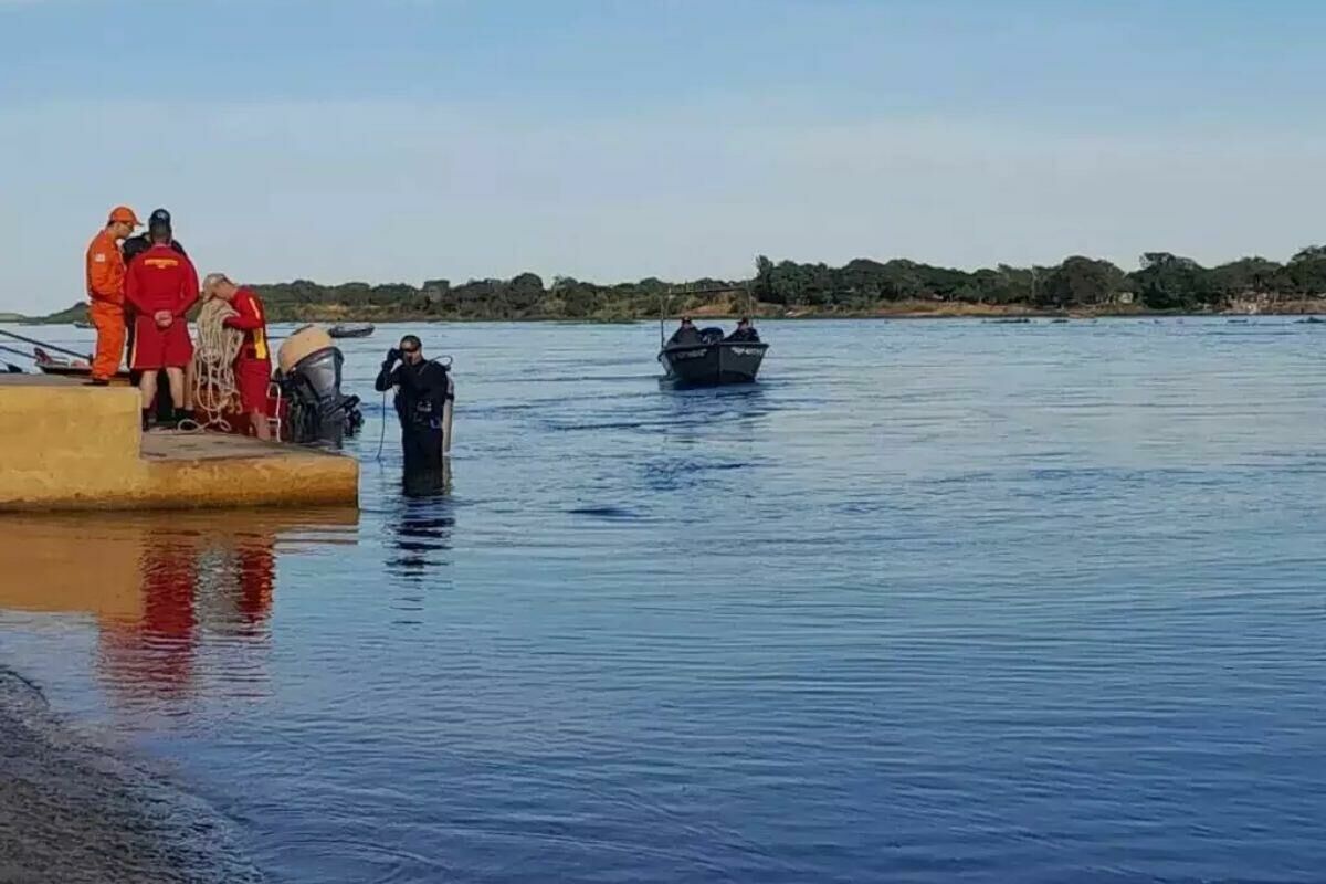 Imagem de compartilhamento para o artigo Homem morre após carro cair no Rio Paraguai durante a madrugada em Porto Murtinho da MS Todo dia